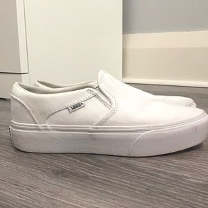 Size women’s 8.5 slip on platform vans in white